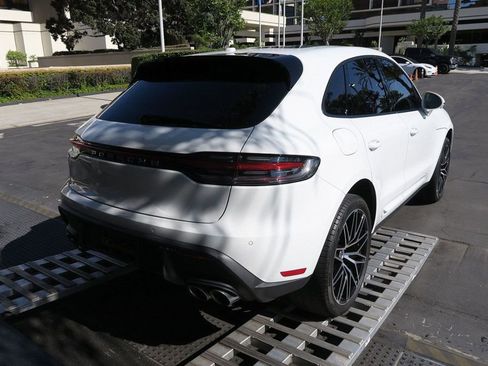 Used 2023 Porsche Macan image 9
