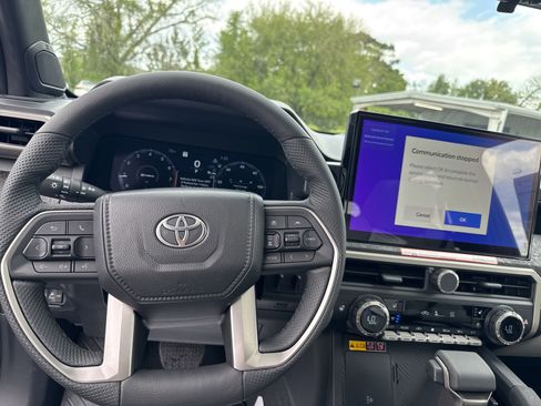 New 2025 Toyota Tacoma Limited AWD/4WD image 17