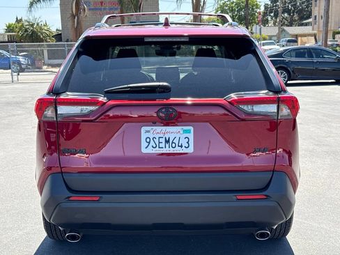 Used 2025 Toyota RAV4 XLE w/ Convenience Package FWD image 10