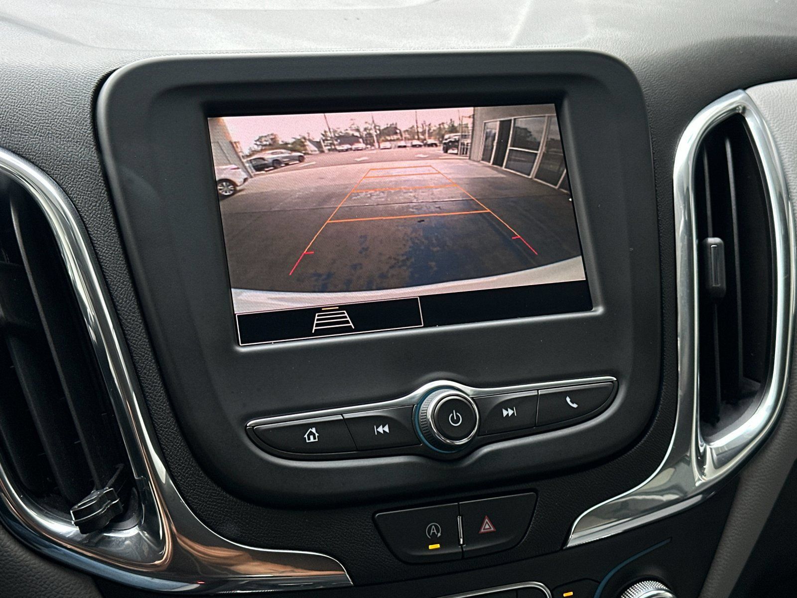 Used 2022 Chevrolet Equinox LS w/ LS Convenience Package FWD image 17