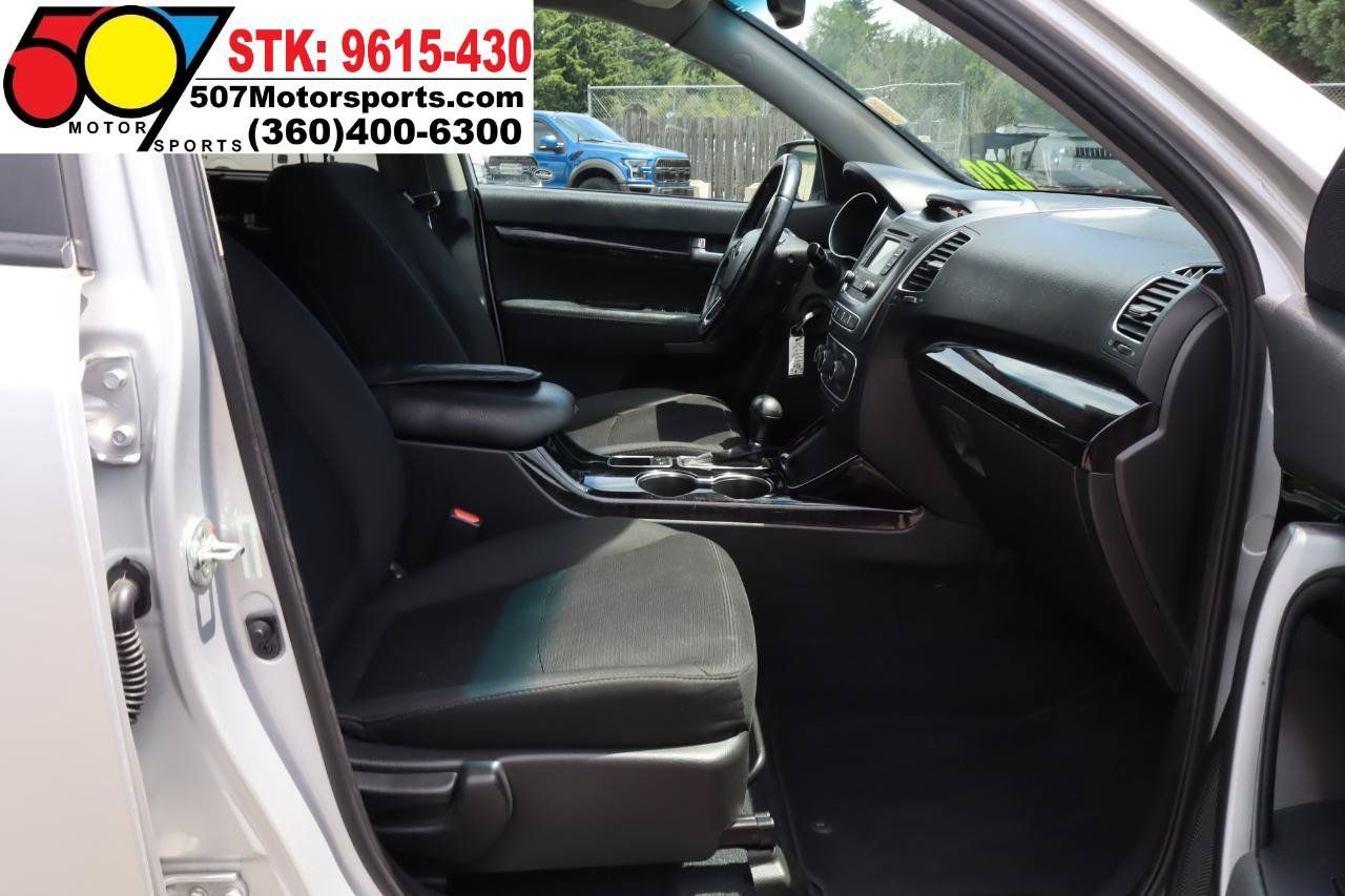 Used 2015 Kia Sorento LX AWD/4WD image 18