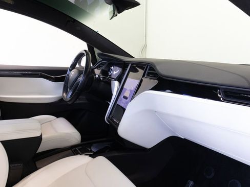 Used 2018 Tesla Model X 100D AWD/4WD image 22
