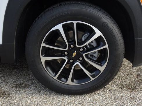 Used 2026 Chevrolet TrailBlazer LT w/ LT Cold Weather Package FWD image 29