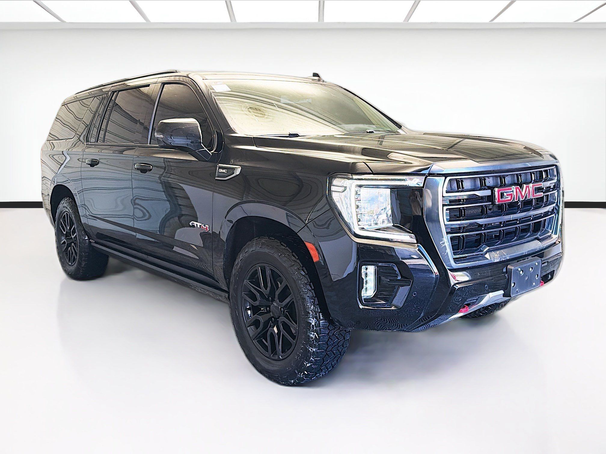 Used 2024 GMC Yukon XL AT4 w/ AT4 Premium Plus Package AWD/4WD image 3