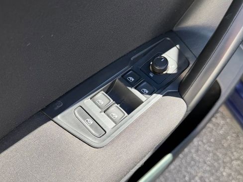 Used 2021 Volkswagen Tiguan S image 5