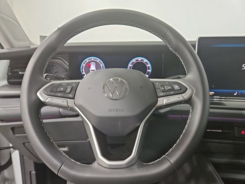 New 2026 Volkswagen Tiguan SE AWD/4WD image 14