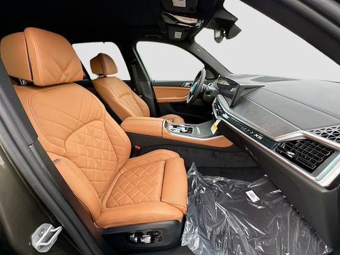 New 2026 BMW X5 xDrive50e w/ Executive Package image 23