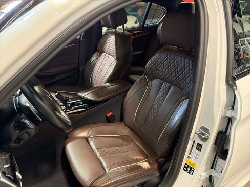 Used 2023 BMW M550i xDrive w/ Executive Package image 15