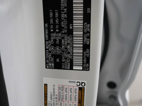 Used 2025 Toyota 4Runner SR5 image 25