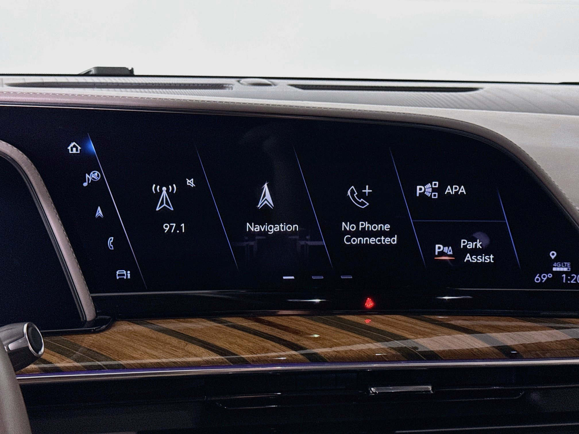 Used 2021 Cadillac Escalade ESV Sport Platinum w/ LPO, ONYX Package AWD/4WD image 16