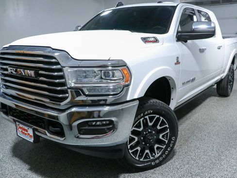 Used 2022 RAM 2500 Limited AWD/4WD image 33
