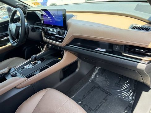 Certified 2026 Toyota Grand Highlander AWD Hybrid image 17