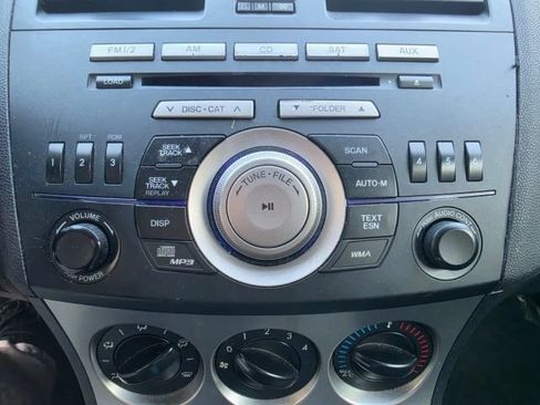 Used 2011 MAZDA MAZDA3 i Touring FWD image 12