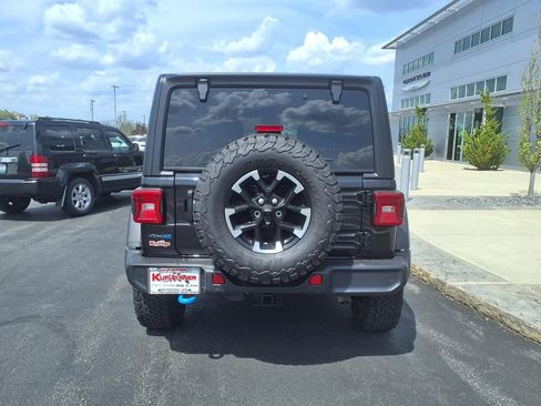 Used 2025 Jeep Wrangler Unlimited Rubicon 4xe w/ Safety Group AWD/4WD image 4