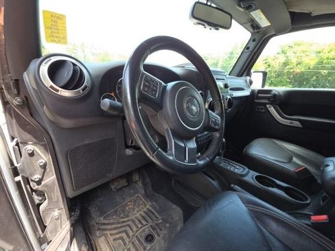 Used 2017 Jeep Wrangler Unlimited Sahara w/ Dual Top Group AWD/4WD image 20