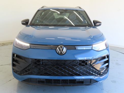 New 2026 Volkswagen Tiguan SE R-Line image 10