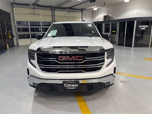 Used 2025 GMC Sierra 1500 SLT image 3