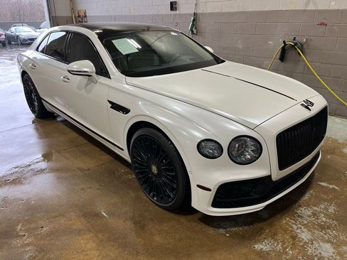 Used 2022 Bentley Flying Spur V8 image 2