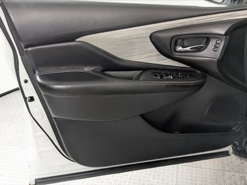 Used 2018 Nissan Murano SL w/ Midnight Edition Package image 13