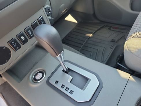 Used 2021 Nissan Frontier SV w/ Midnight Edition Floor Mats RWD image 28