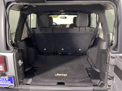 Used 2016 Jeep Wrangler Unlimited Sport AWD/4WD image 28