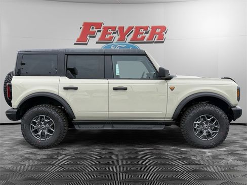 New 2025 Ford Bronco Badlands image 6