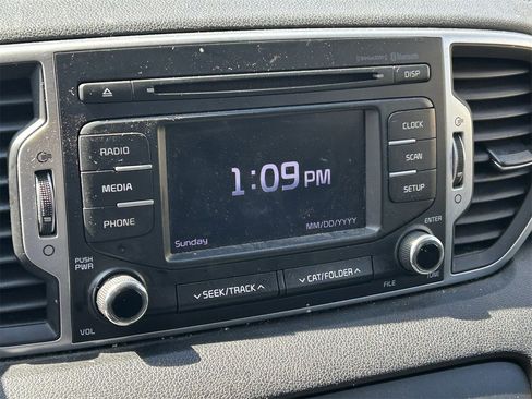 Used 2019 Kia Sportage LX image 7