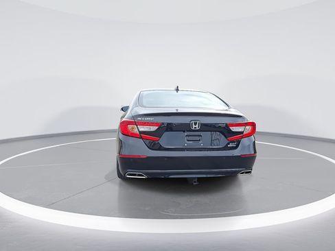 Used 2018 Honda Accord Touring image 8
