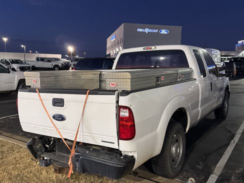 Used 2016 Ford F250 XL w/ Power Equipment Group image 3