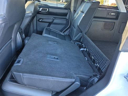 Used 2025 Ford Bronco Outer Banks image 31
