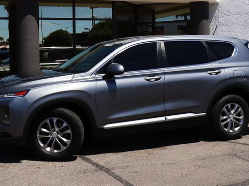 Used 2019 Hyundai Santa Fe SE AWD/4WD image 4
