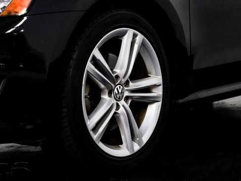Used 2015 Volkswagen Passat TDI SE FWD image 61