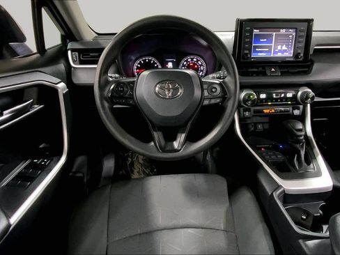 Used 2021 Toyota RAV4 XLE AWD/4WD image 6