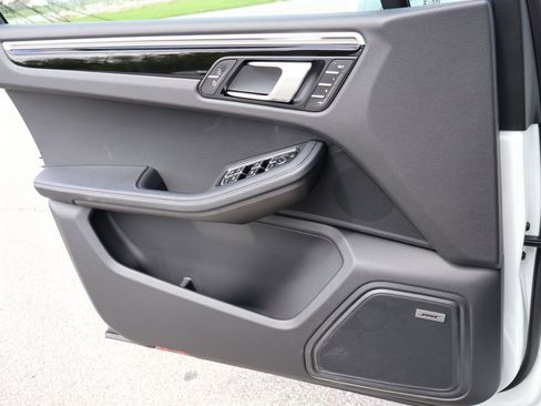 New 2026 Porsche Macan AWD/4WD image 31