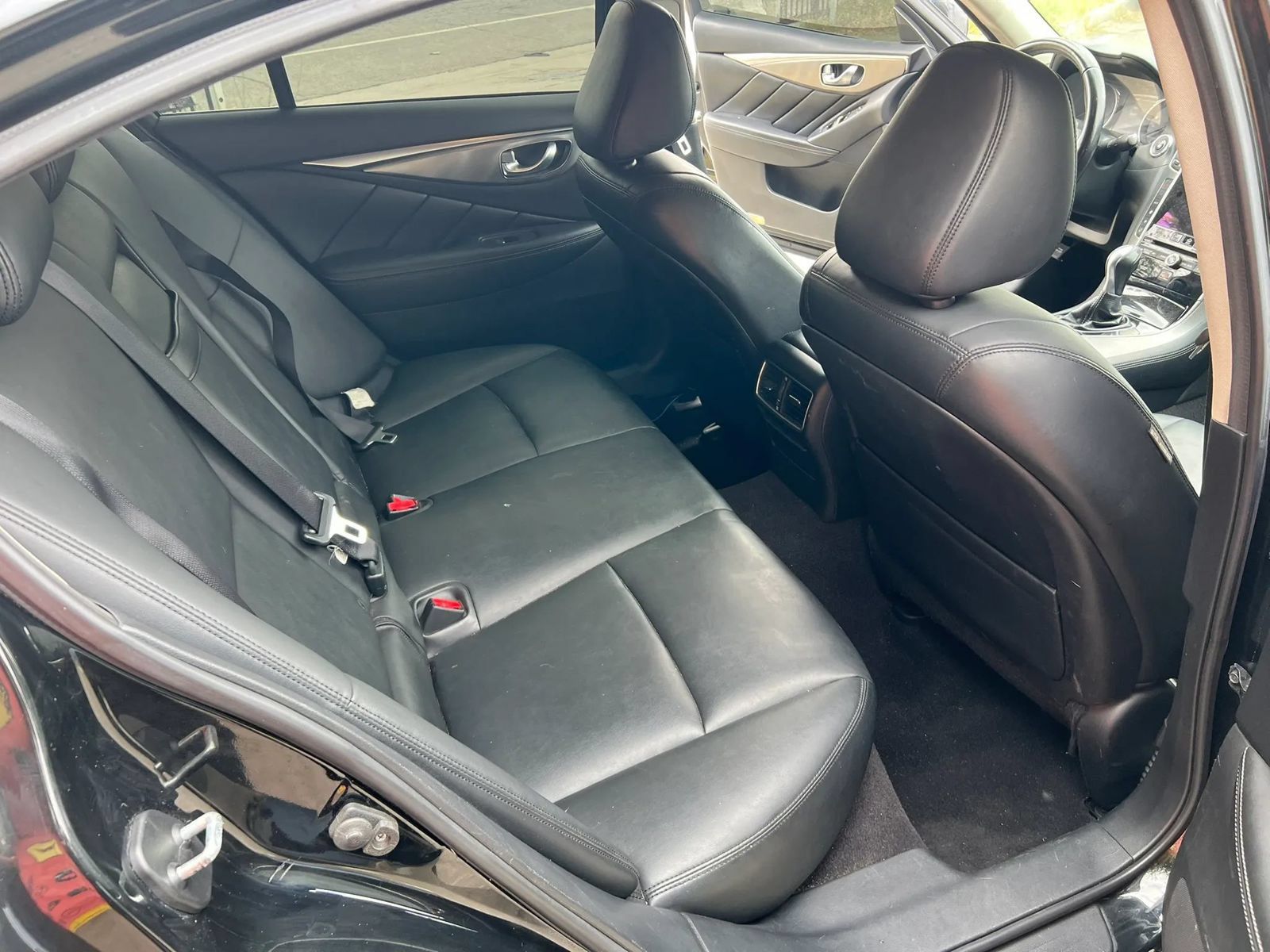Used 2017 INFINITI Q50 Signature Edition w/ All Weather Package (L93) RWD image 11