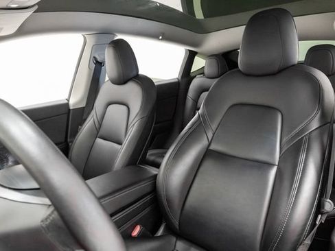 Used 2021 Tesla Model Y Long Range AWD/4WD image 8