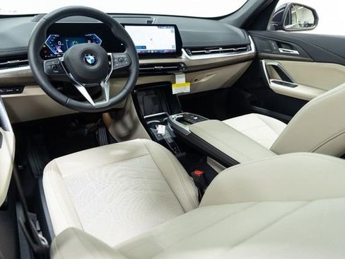Used 2025 BMW X1 xDrive28i w/ Technology Package AWD/4WD image 19