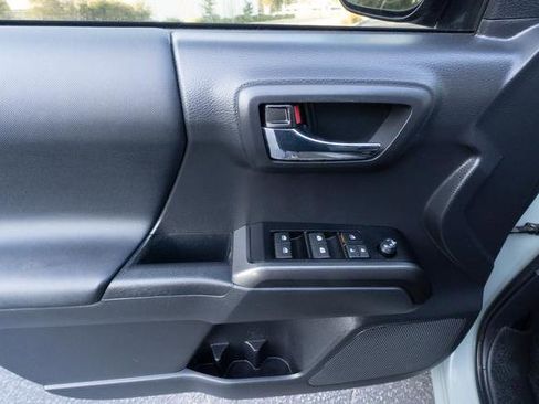 Used 2023 Toyota Tacoma TRD Off-Road image 16