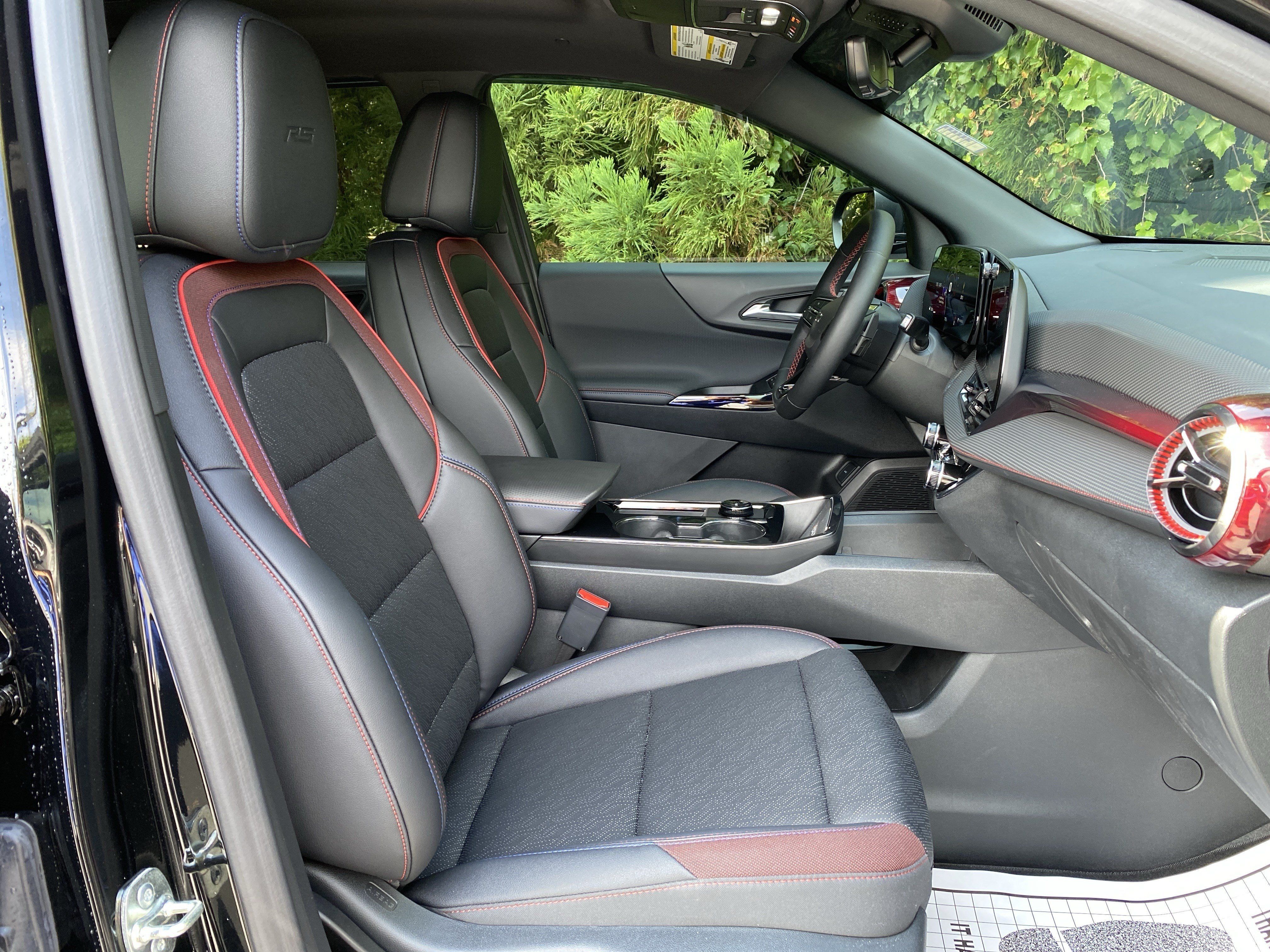 Used 2026 Chevrolet Equinox RS w/ Safety and Technology Package FWD image 36