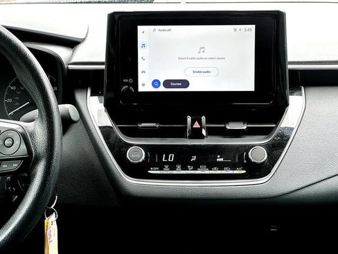 Used 2025 Toyota Corolla LE FWD image 27