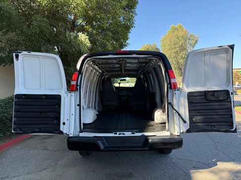 Used 2019 GMC Savana 2500 image 19