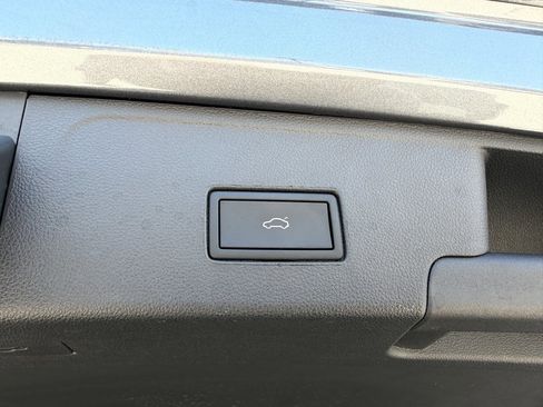 Used 2023 Volkswagen Atlas Cross Sport SEL image 38