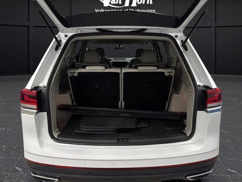 Used 2022 Volkswagen Atlas SE w/ Black Wheel Package image 13