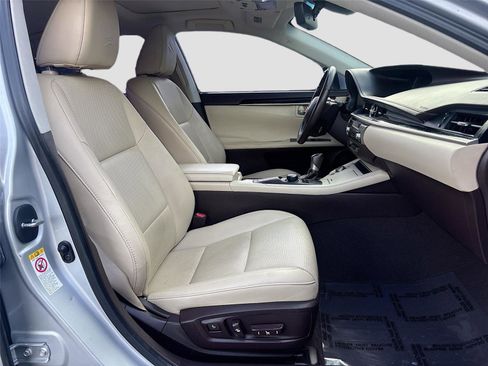 Used 2017 Lexus ES 350 w/ Accessory Package 2 image 29