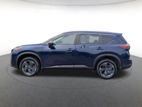Used 2025 Nissan Rogue SV w/ SV Premium Package FWD image 8