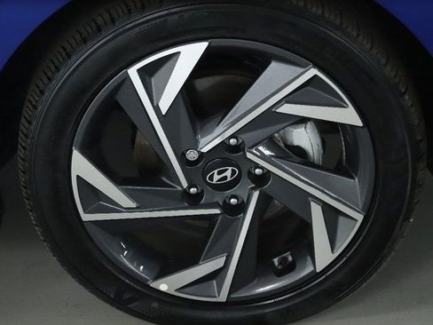 Certified 2024 Hyundai Elantra SEL w/ Convenience Package image 10