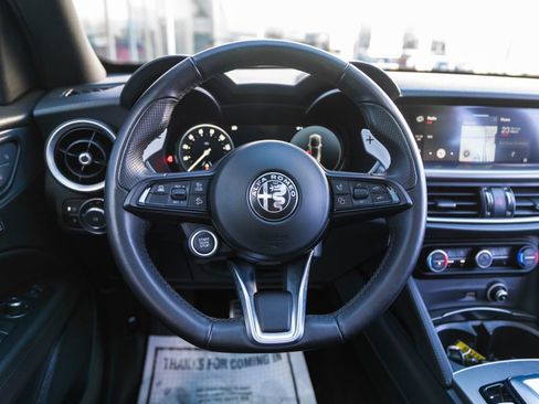 Used 2024 Alfa Romeo Stelvio Veloce image 19