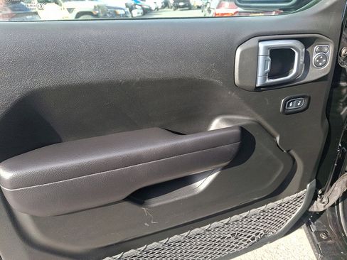 Used 2021 Jeep Wrangler Sport S image 21