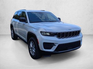 New 2025 Jeep Grand Cherokee Laredo X w/ Luxury Tech Group I video 3