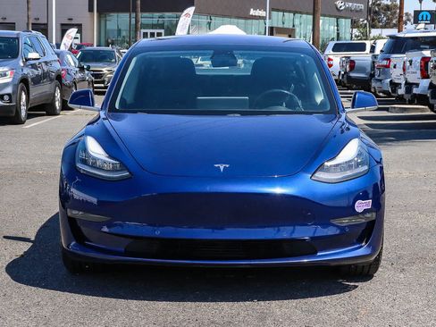 Used 2018 Tesla Model 3 RWD image 2
